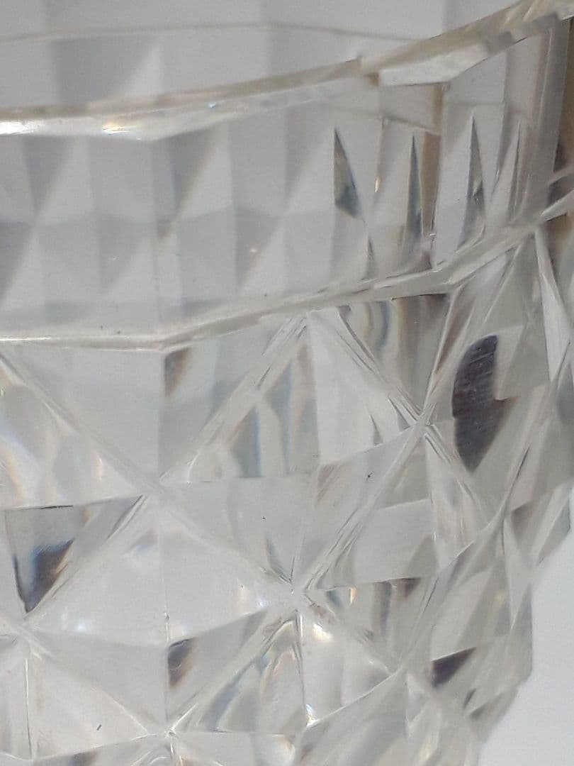 霰紋様脚付ガラス杯(江戸中期~後期)