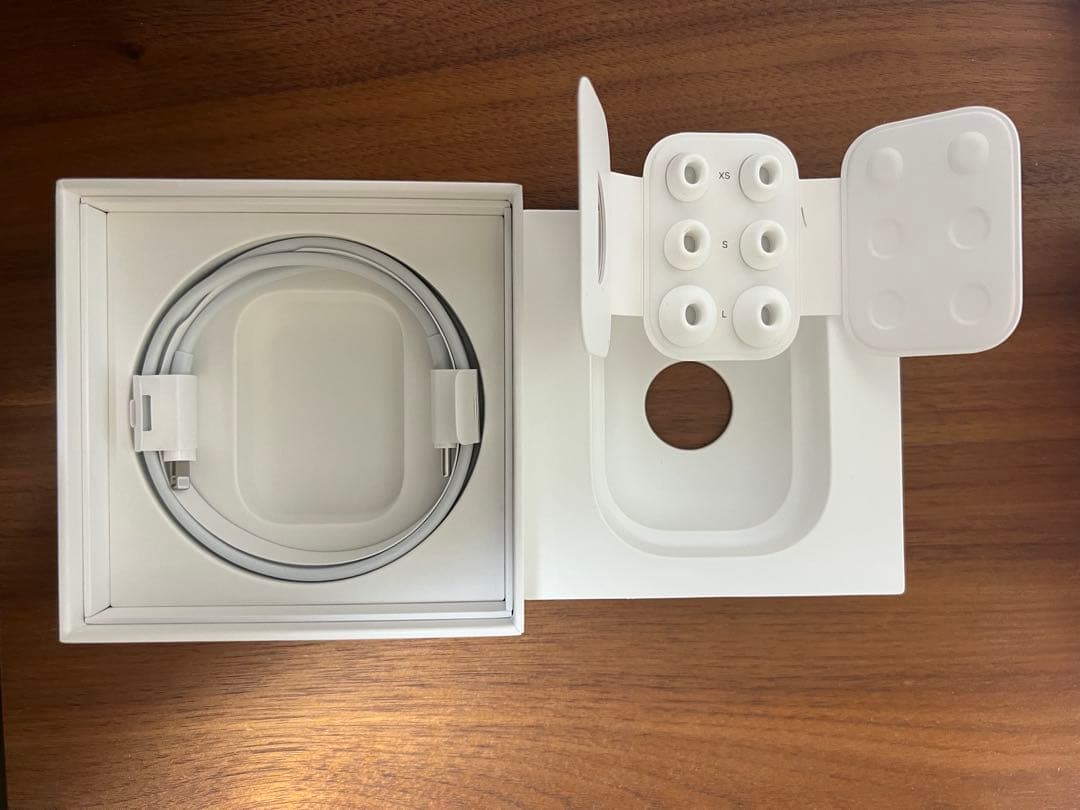 AirPods Pro2 ホワイト 本体とケース付き