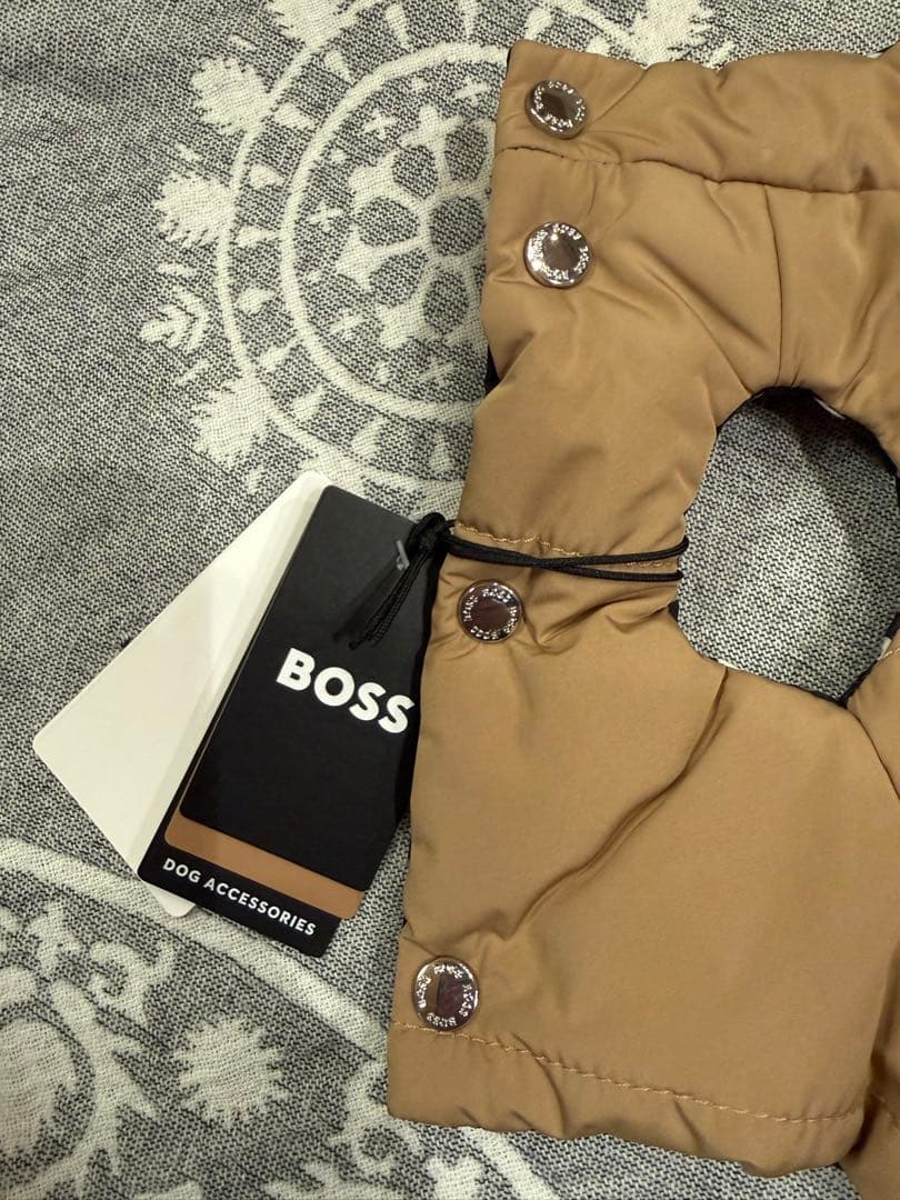 HUGO BOSS 犬用リバーシブルジャケット XS キャメル 本物