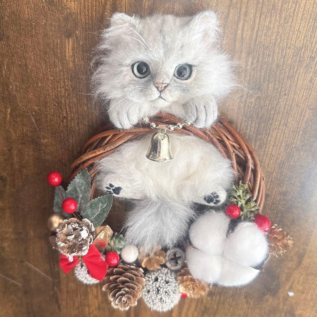 羊毛フェルト 猫 チンチラシルバー 猫リース クリスマス