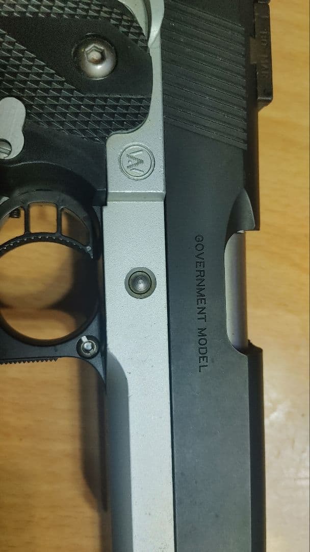 BERTTA M93R& COLT MK IV エアガン　ジャンク品扱い