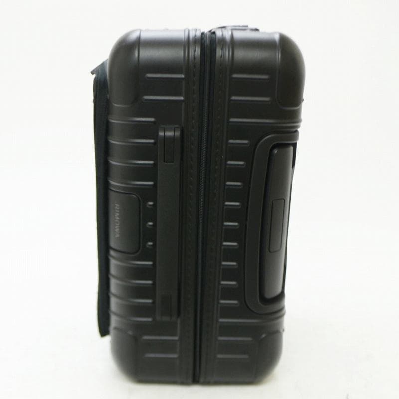 ★極美品 正規品★リモワRIMOWA★エッセンシャルスリーブ コンパクト 4輪★