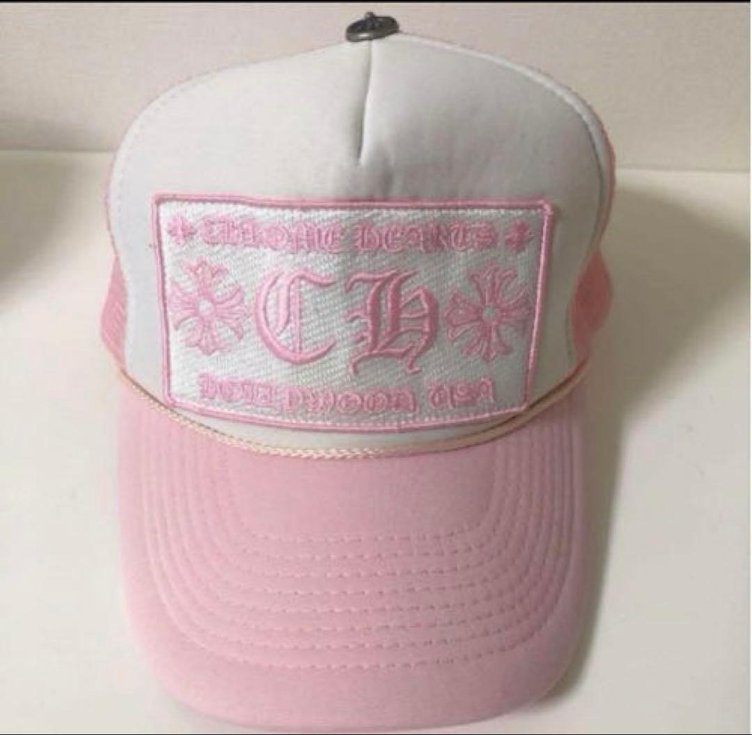 クロムハーツのピンクのキャップ