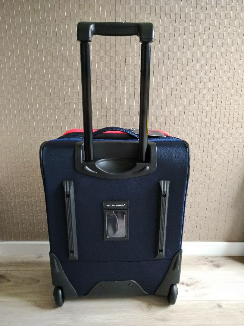 オラクル レッドブル レーシング チーム キャリーバッグ F1 2024