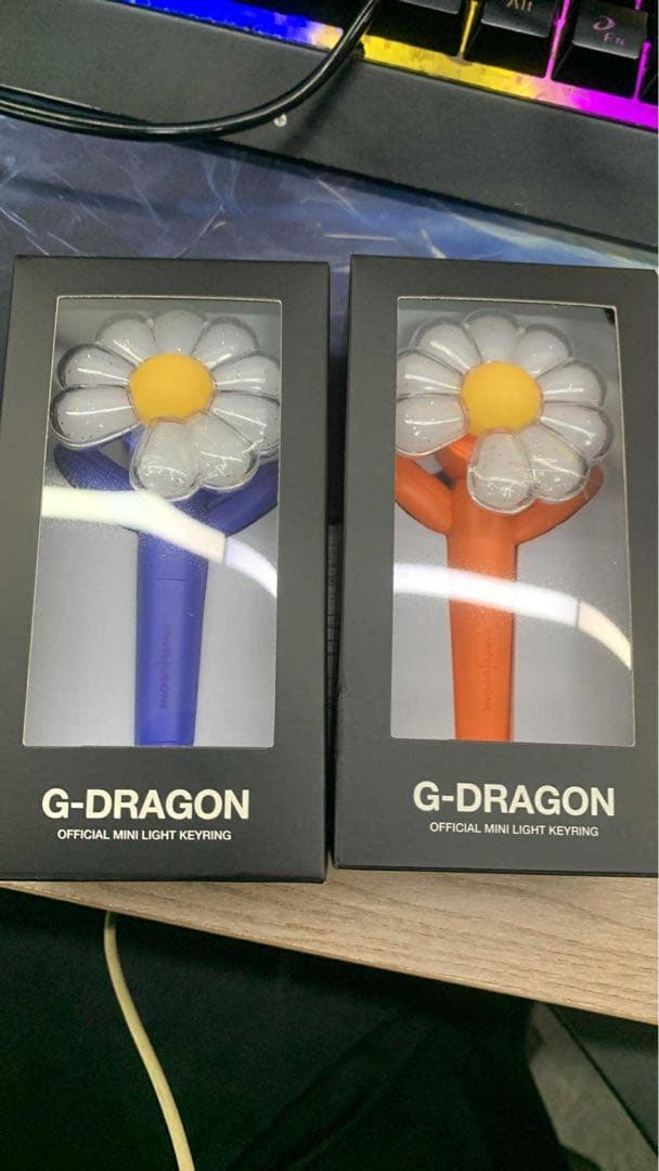 G-DRAGON ミニライトキーホルダー 2色セット
