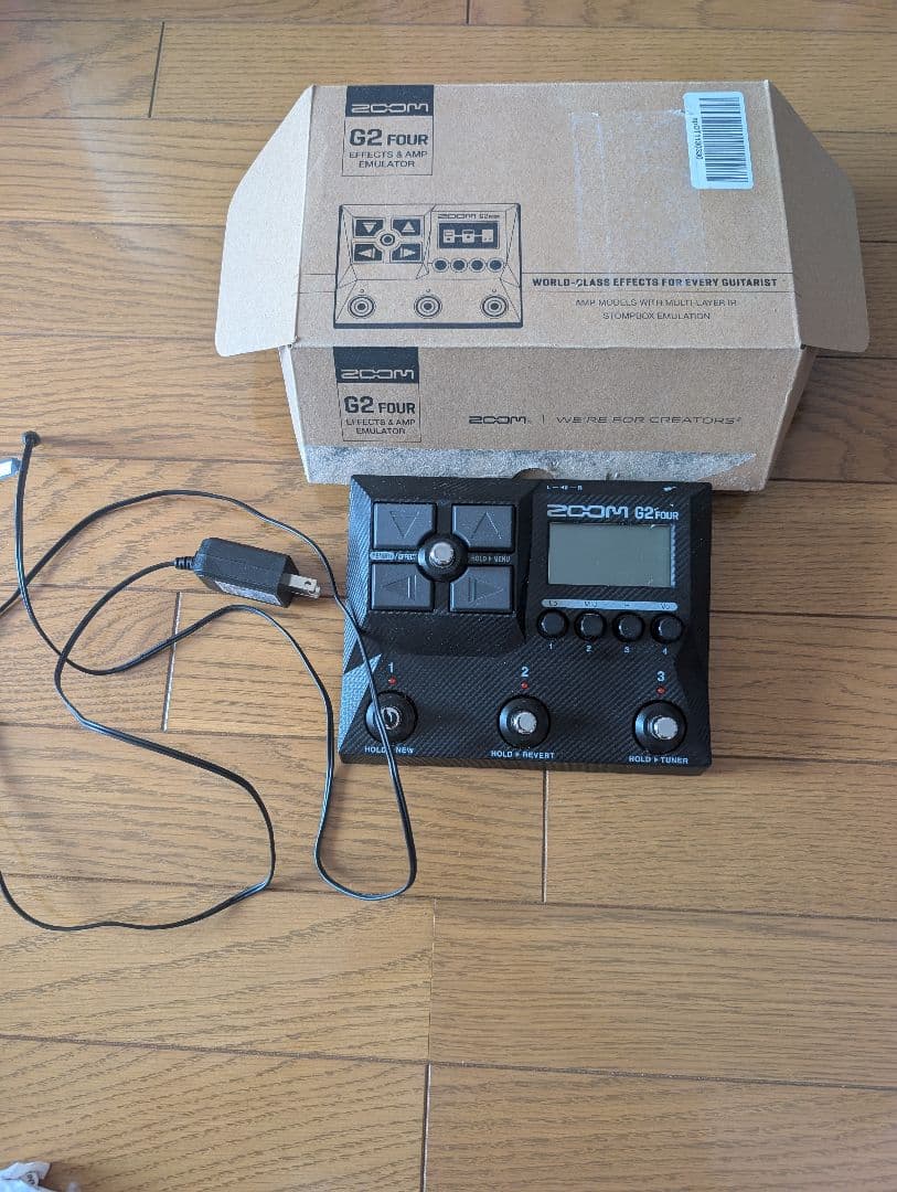 ZOOM G2 FOUR ギターエフェクター 本体と箱付き