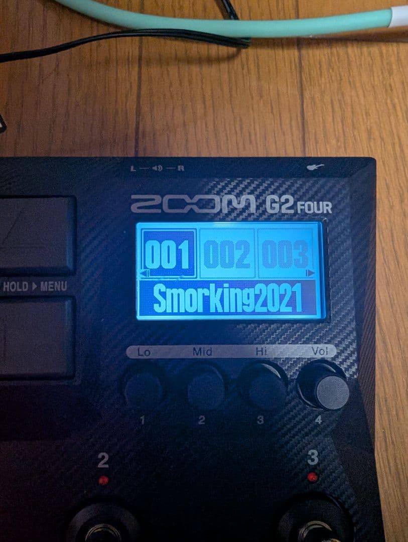 ZOOM G2 FOUR ギターエフェクター 本体と箱付き