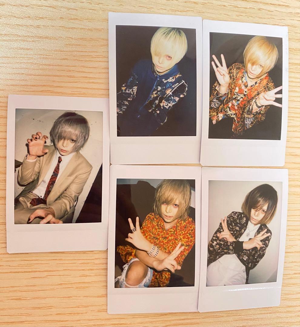 R指定 チェキ マモ