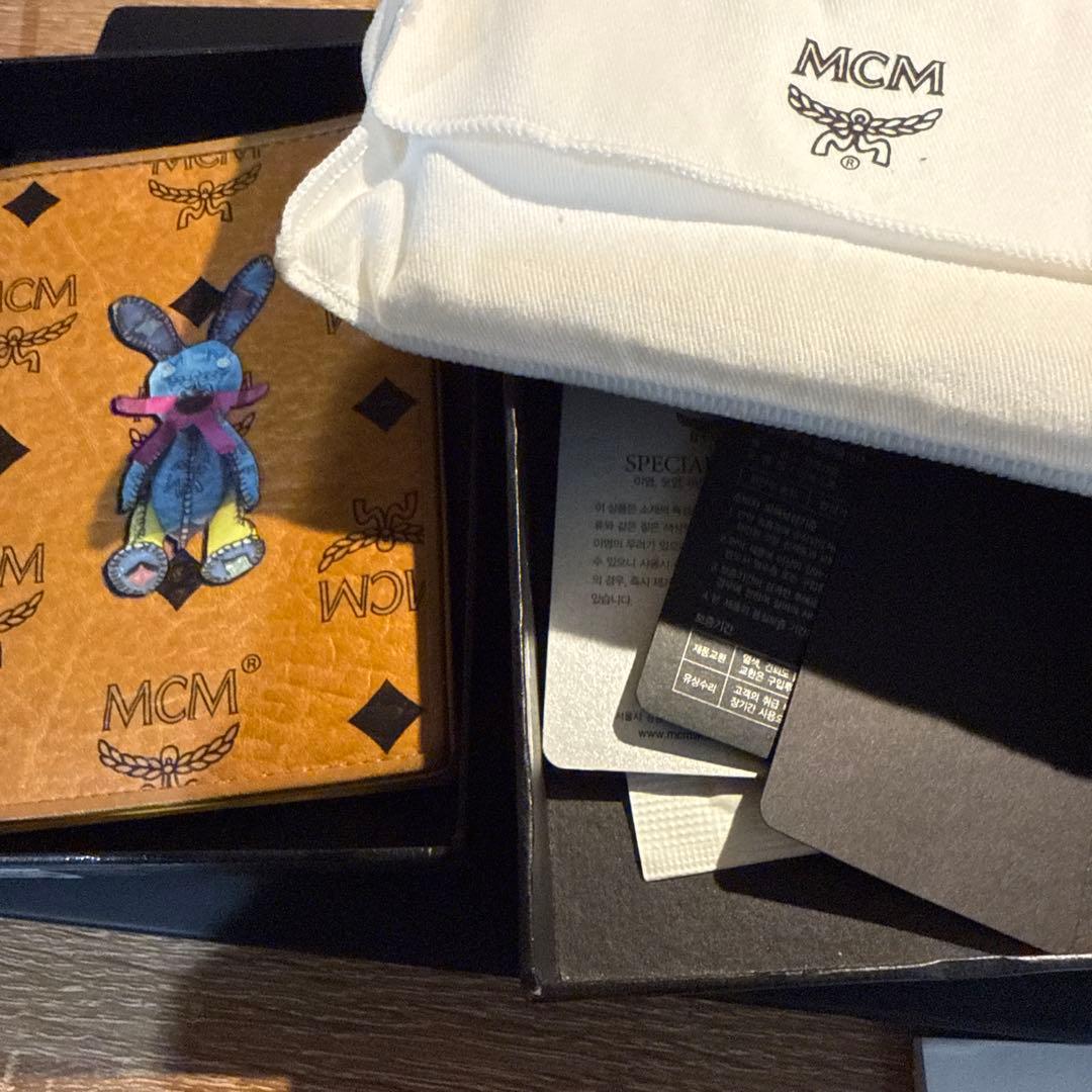 ツキ　MCM ウサギデザイン パスポートケース