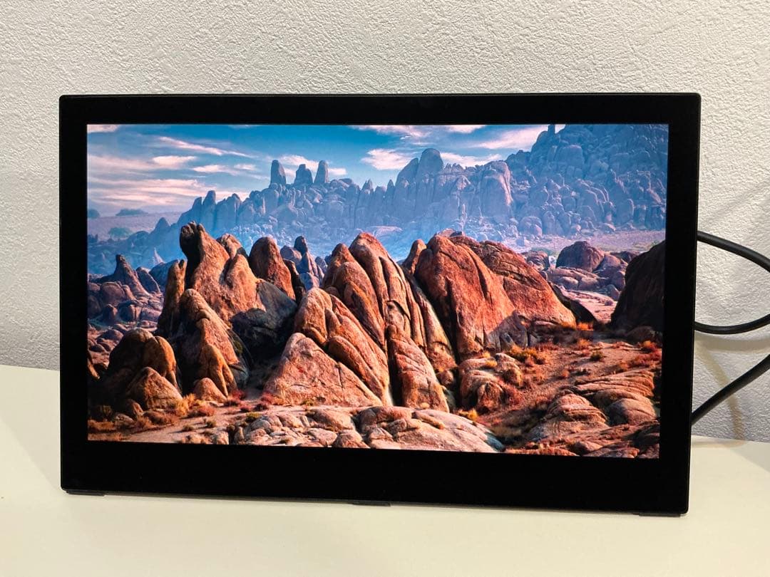 4K有機ELモバイルモニター(OLED) 13.3インチ、タッチパネル対応