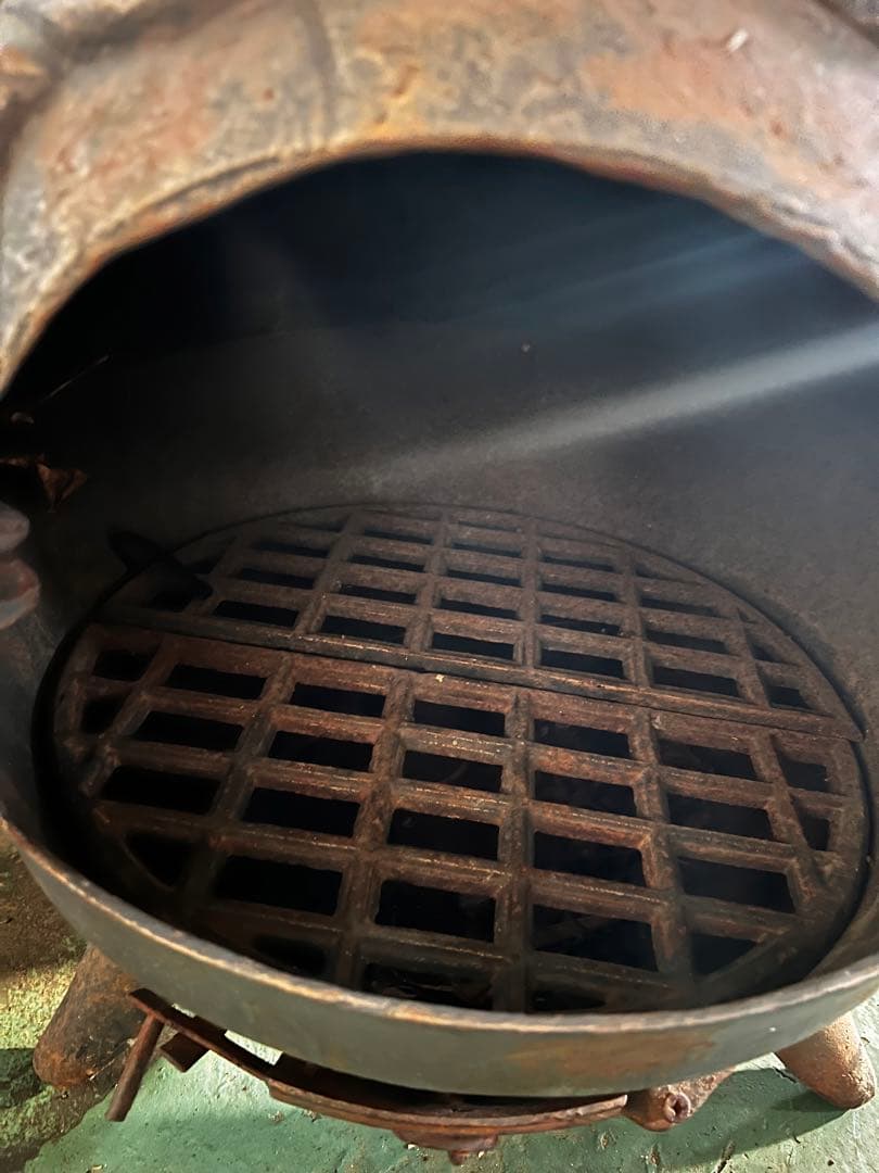 葉の彫刻付きチムニー型薪ストーブ　愛知発