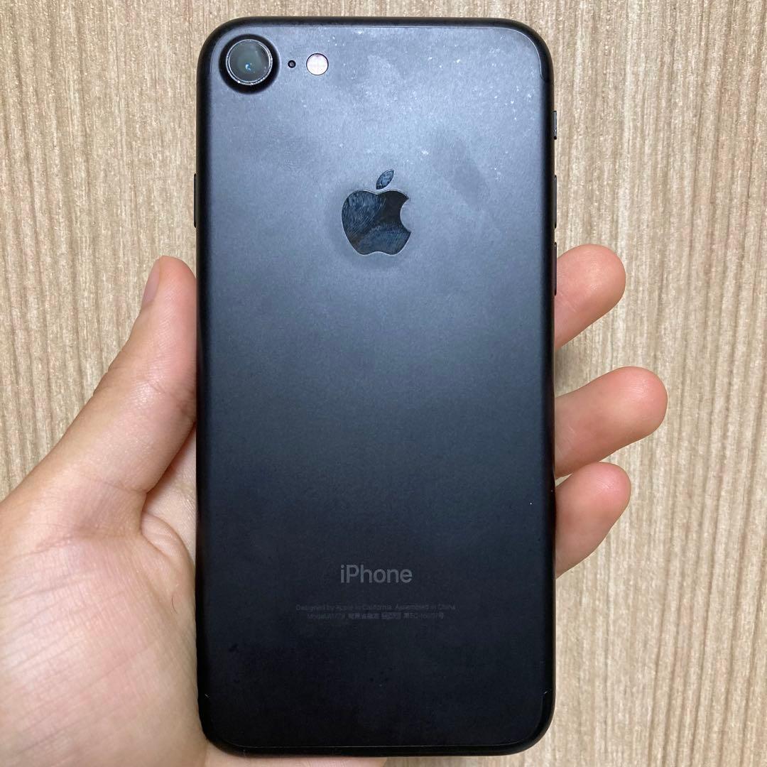 iPhone 7 128GB ブラック　本体　おまけ付き