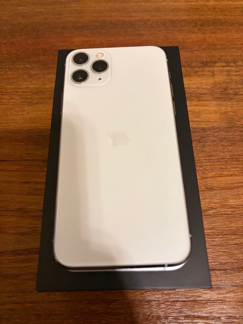 Apple iPhone 11 64gb シルバー simフリー