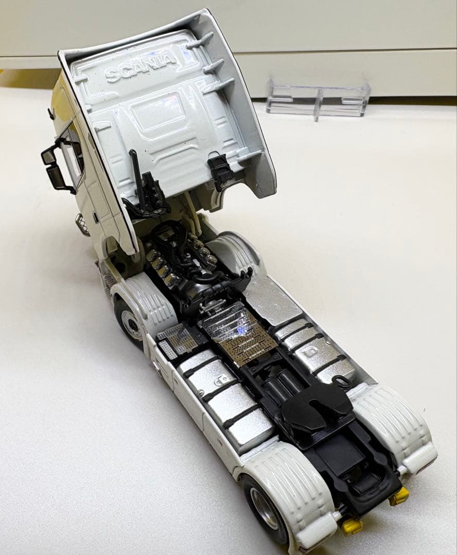 KENGFAI 1/64 スカニア S730 車両運搬トランスポーター 白　希少