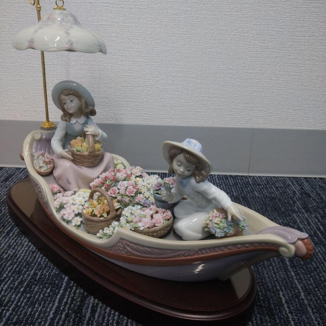 ＊Jasmine＊リヤドロの代表作＊「バルコ・デ・フローレス」専用台座付き