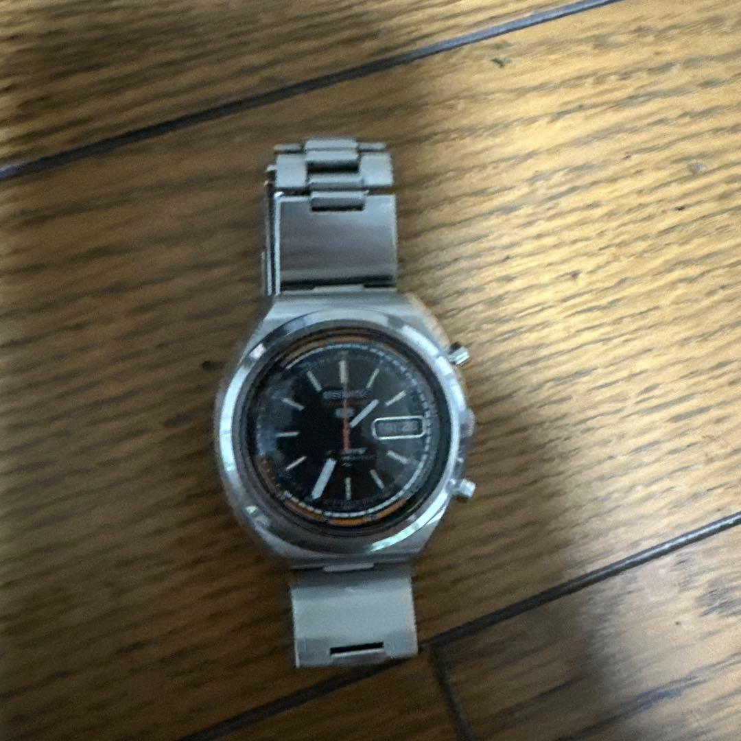 シルバー 自動巻き時計 黒文字盤