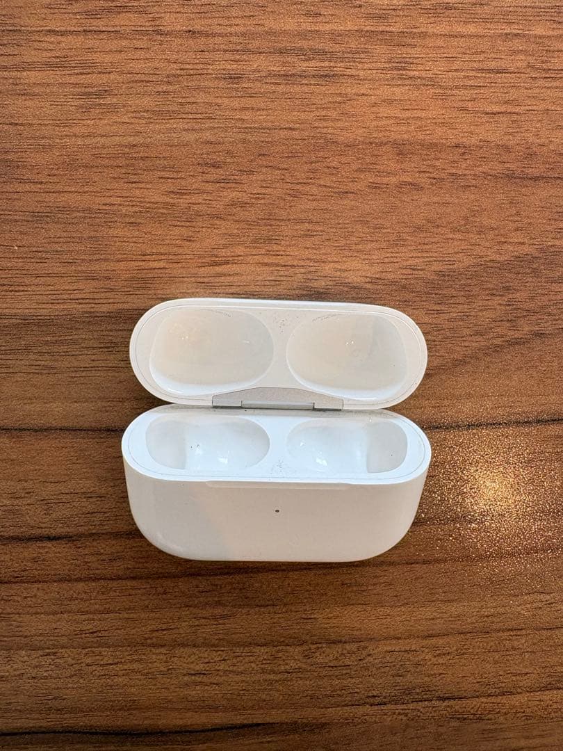 AirPods Pro 第二世代　本体 ホワイト 充電ケース付き