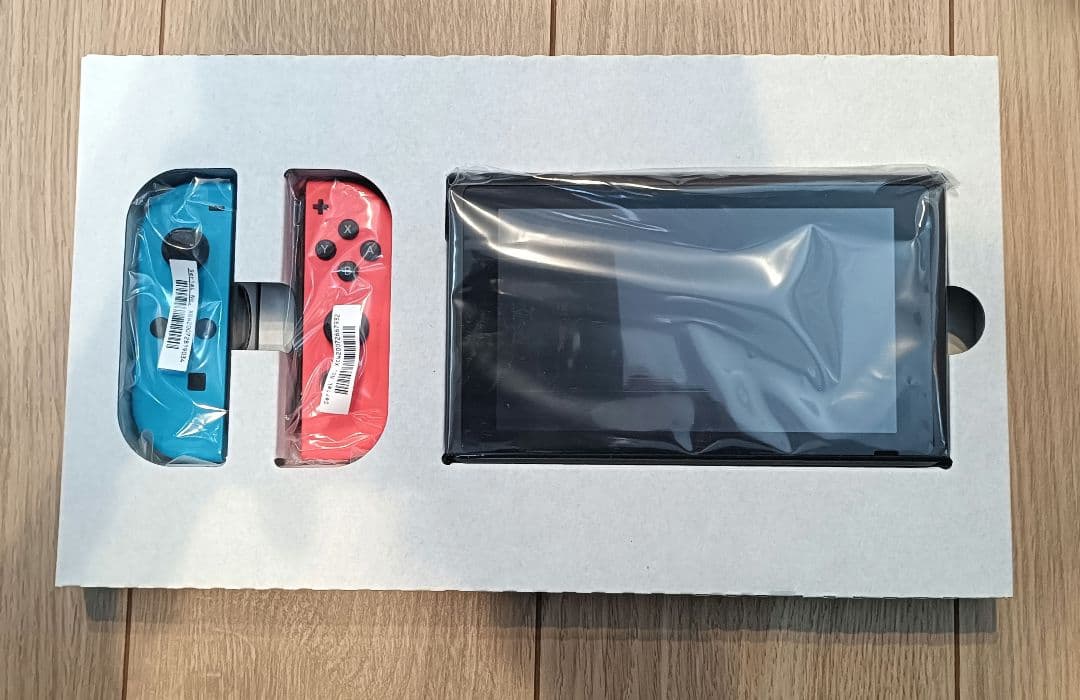 Nintendo Switch本体（128GBのmicroSD付き）