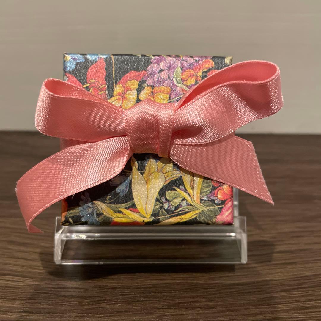 近沢レース　ダイアンクライス アンティークレース　ブローチ