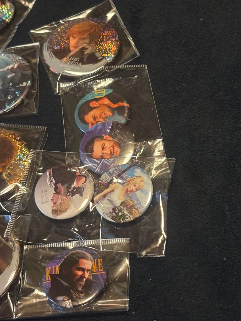 FF15 スクエニカフェ ホログラム缶バッジ　まとめ売り