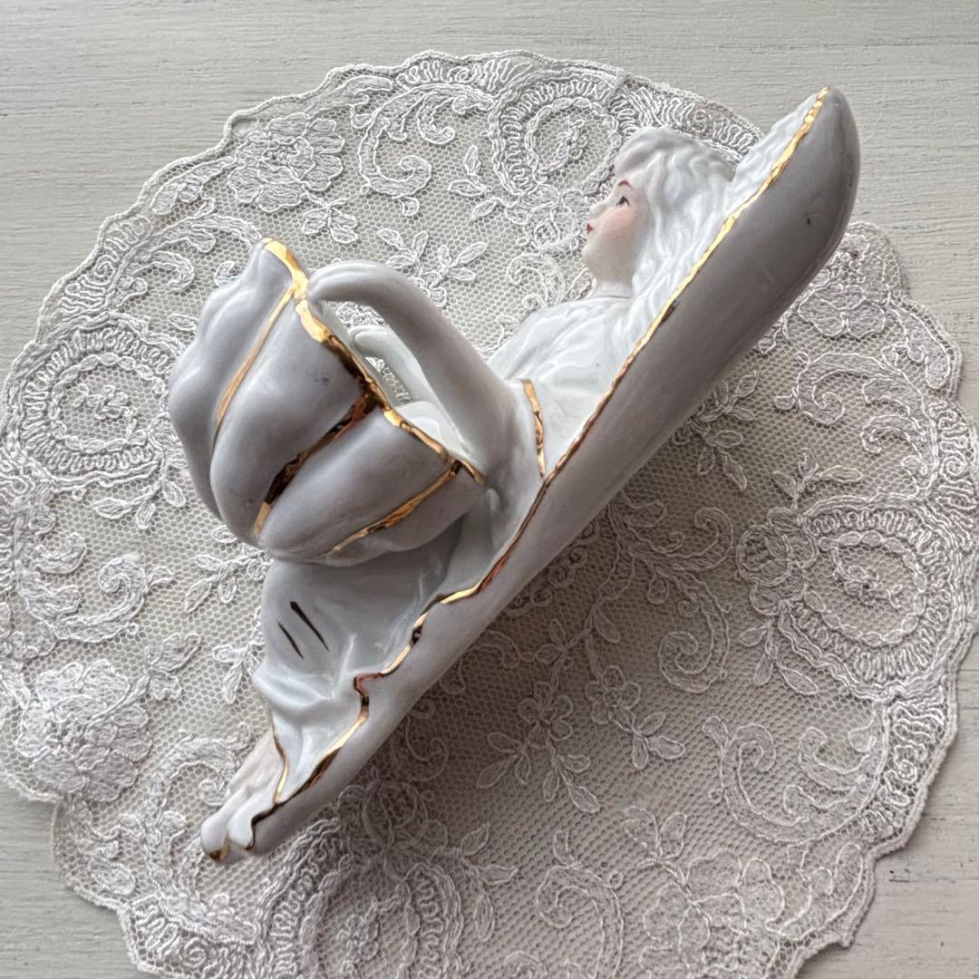 【フランス】天使の聖水盤 陶磁器 ヴィンテージ オブジェ 壁掛け 白磁 金彩
