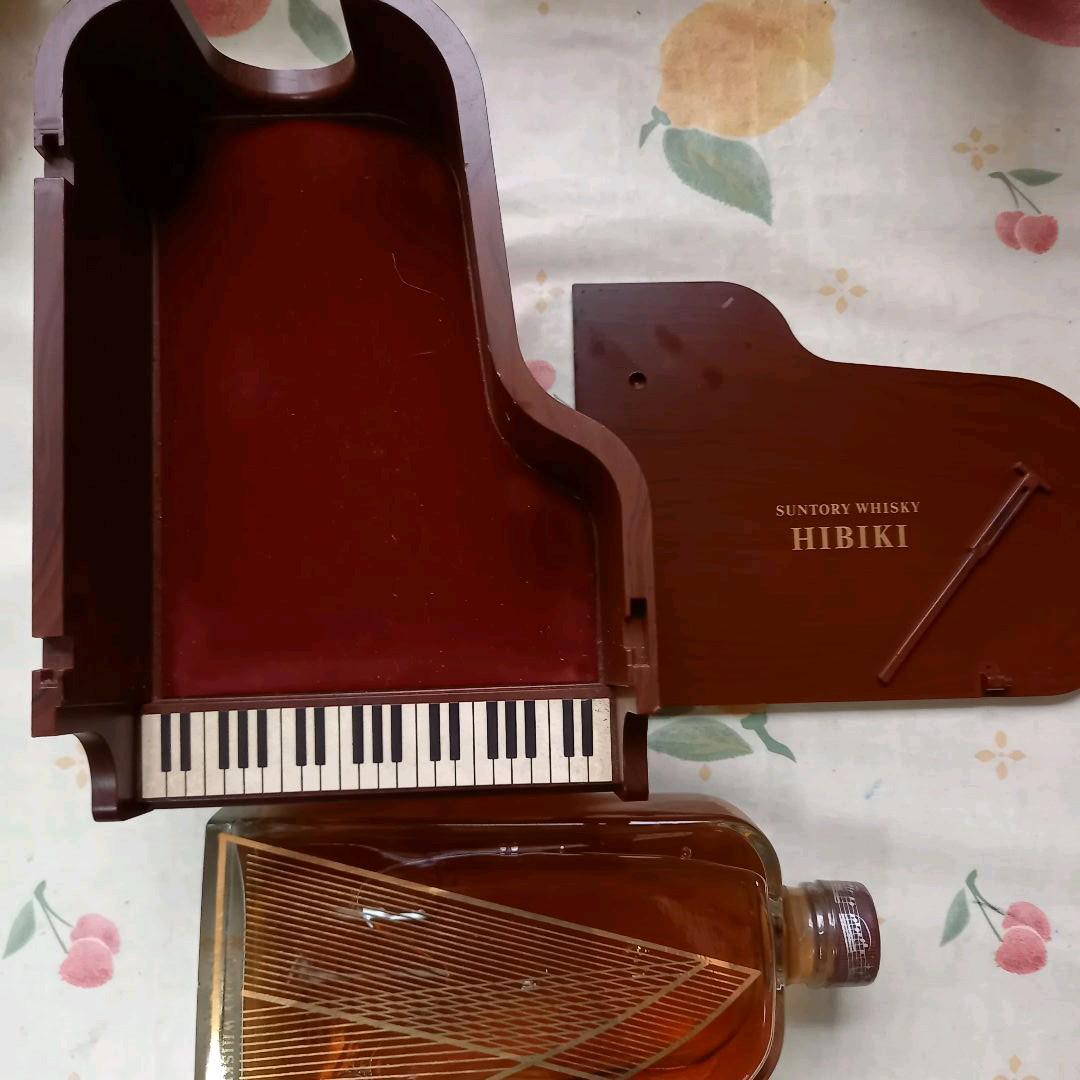 サントリー　響　ピアノ