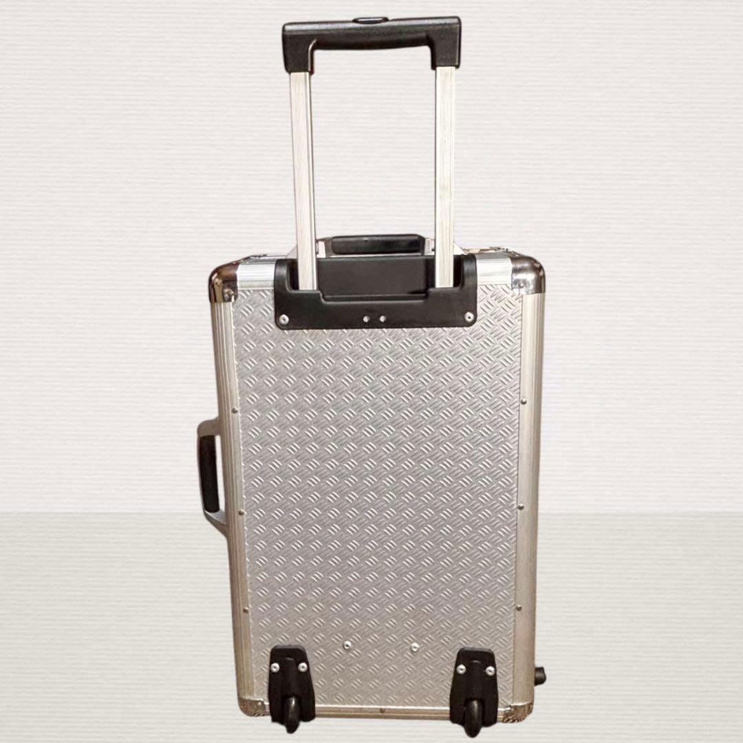 アルミ製キャリーケース 機内持込サイズ 2輪キャスター付き