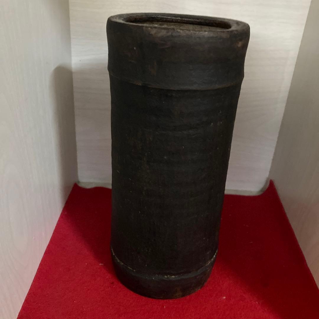 古備前の筒形花生けです。只今年末売り切り祭です❣️