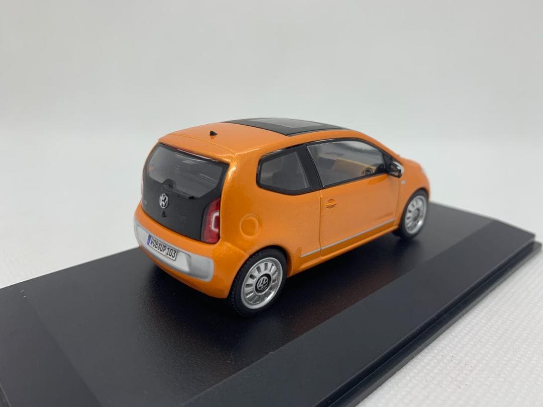 502-401 1/43 フォルクスワーゲン アップ VW UP！ オレンジ