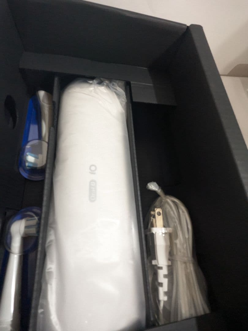 未使用　Braun ブラウン オーラルB 電動歯ブラシ iOM9.2I1.1BW