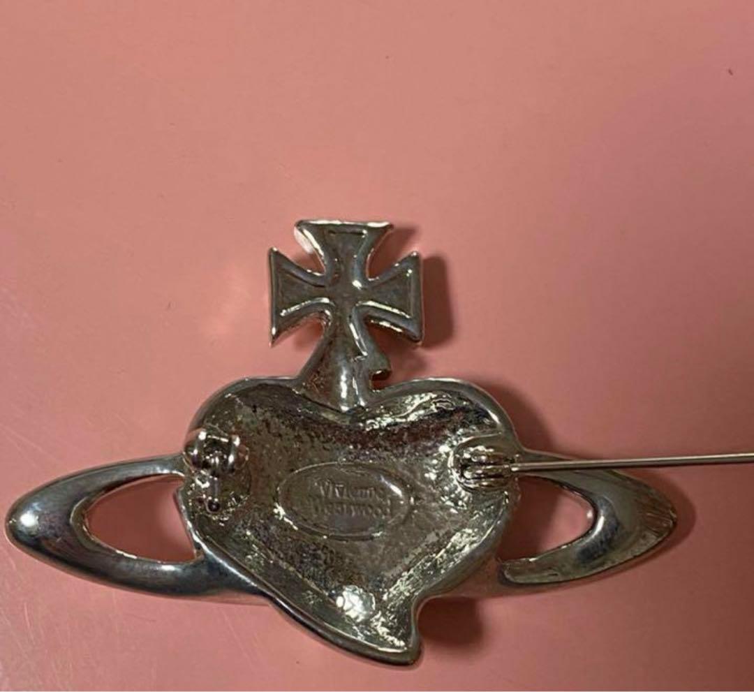 ヴィヴィアンウエストウッド ハート型オーブブローチ