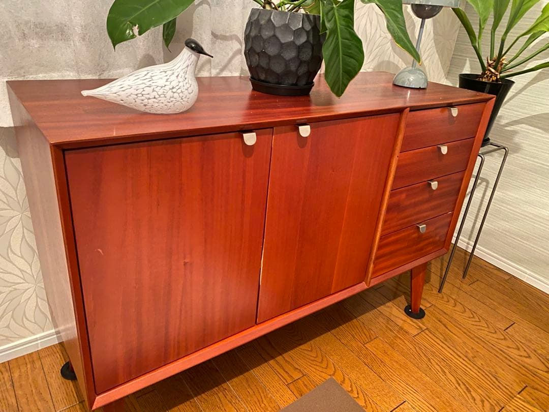 マホガニーサイドボード　ヴィンテージ　チェスト　箪笥　収納　脚つき　チーク　北欧