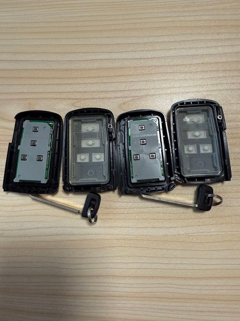 トヨタ純正 アルファード スマートキー (4つボタン) 2個 送料込み