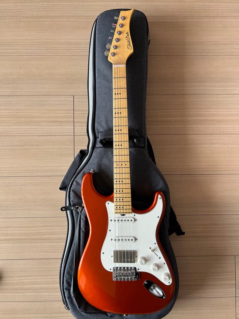 Three Dots Guitars ストラトタイプ