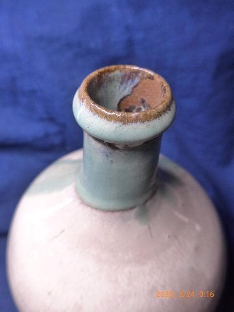 色の良い大きな徳利です。味があります