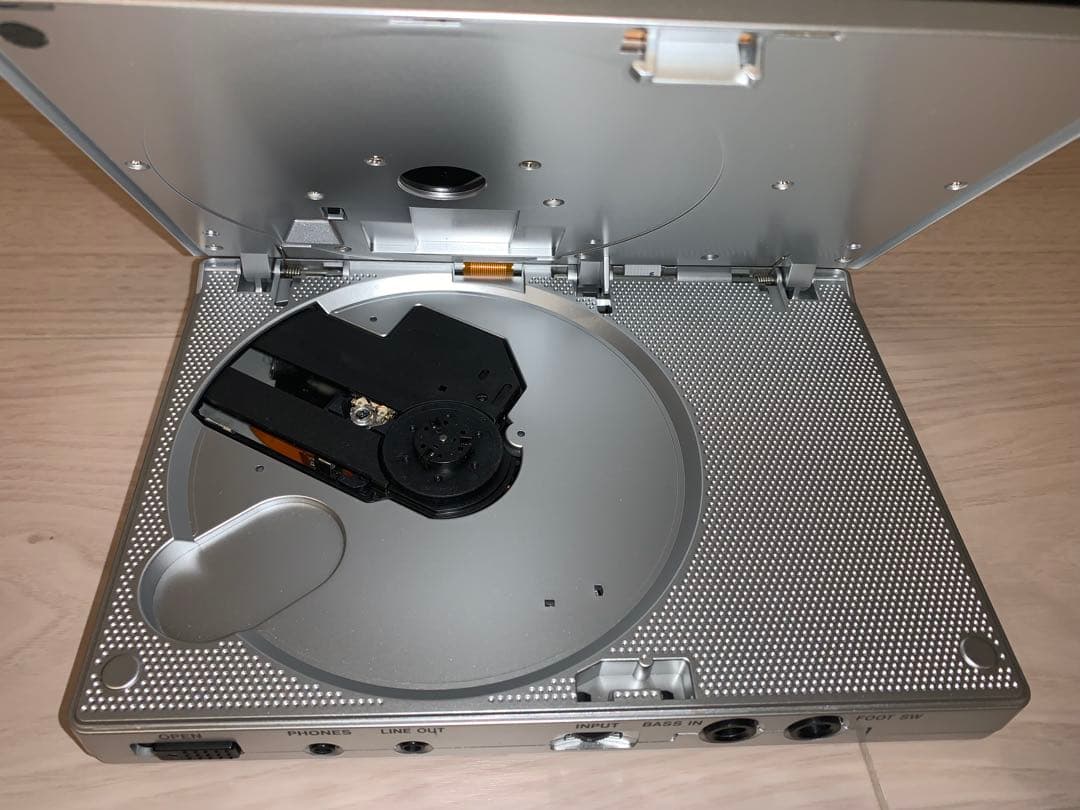 TASCAM CD-BT2 ポータブルCDプレーヤー