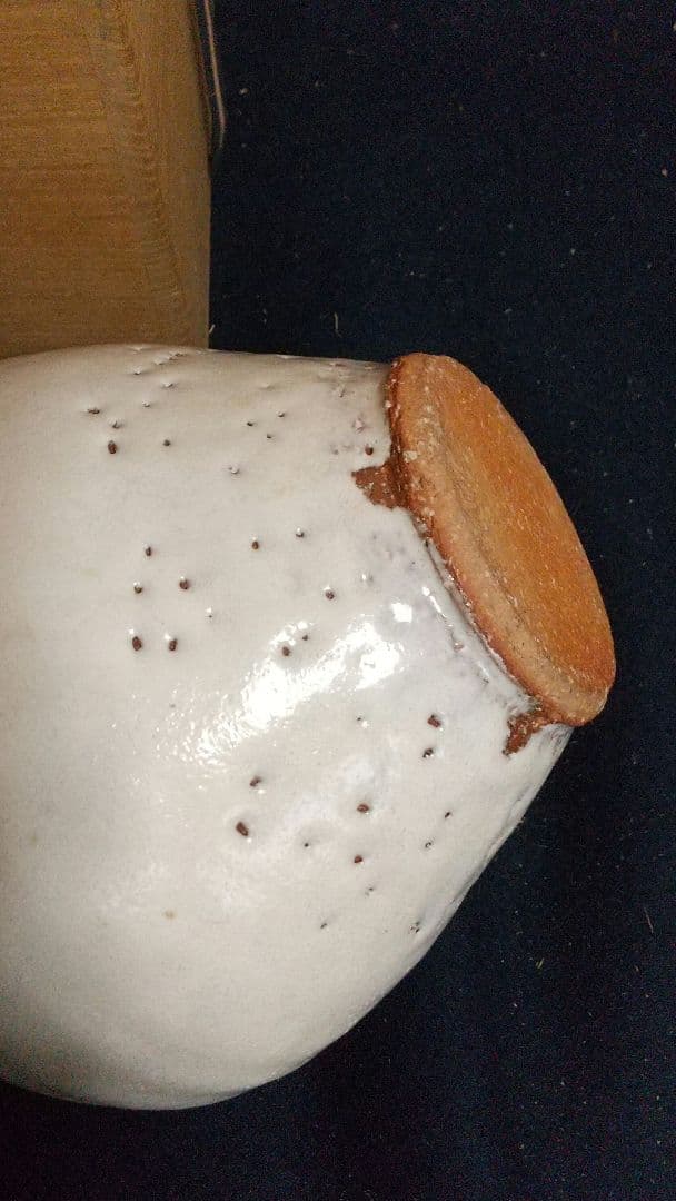 萩焼 壺  三輪栄造作   共箱 父は休雪