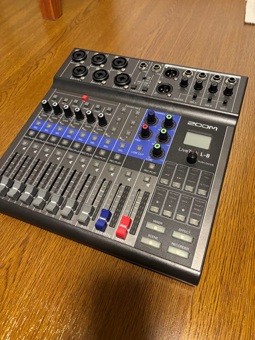 ZOOM LiveTrak L-8 デジタルミキサーレコーダー　専用リュック付