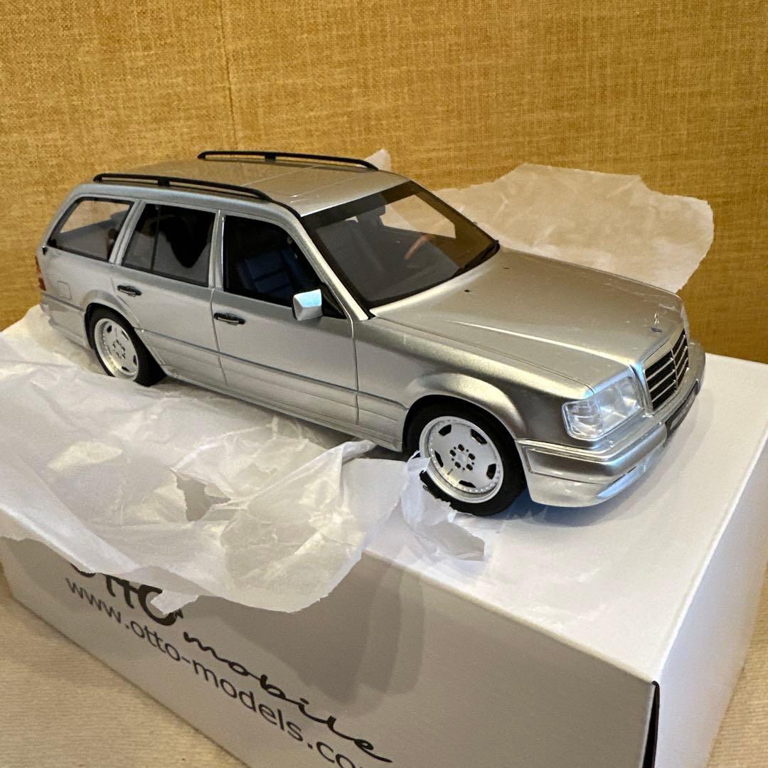 ベンツワゴンミニカー1/18 OTTO製　新品未開封