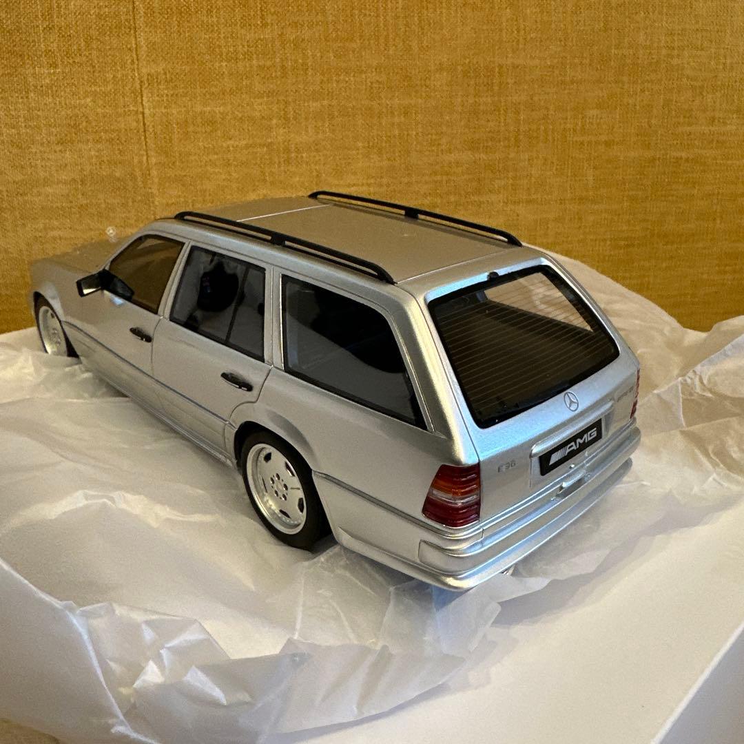 ベンツワゴンミニカー1/18 OTTO製　新品未開封