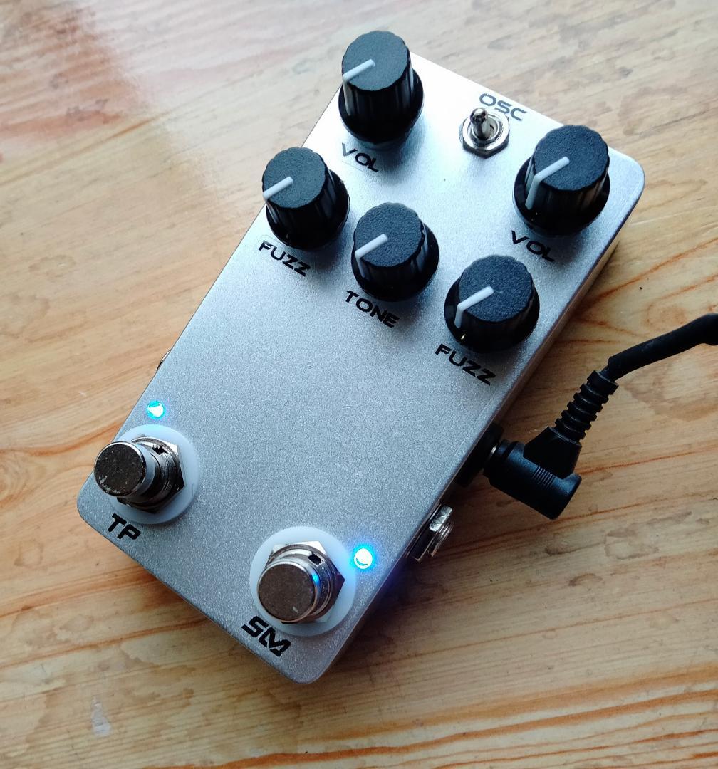 izzy　Deviever Shoe Gazer　クローン　ハンドメイド