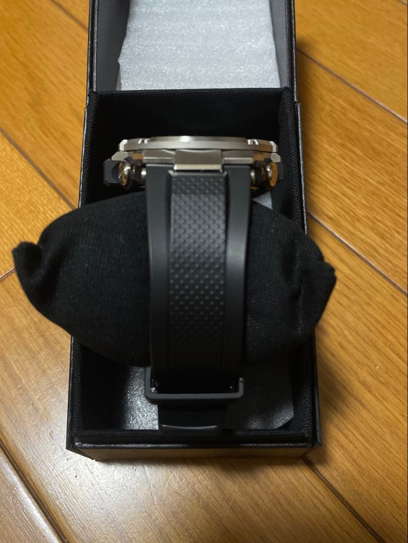 Lolipop 　GST-B100-1JF カシオGショック 新品同様