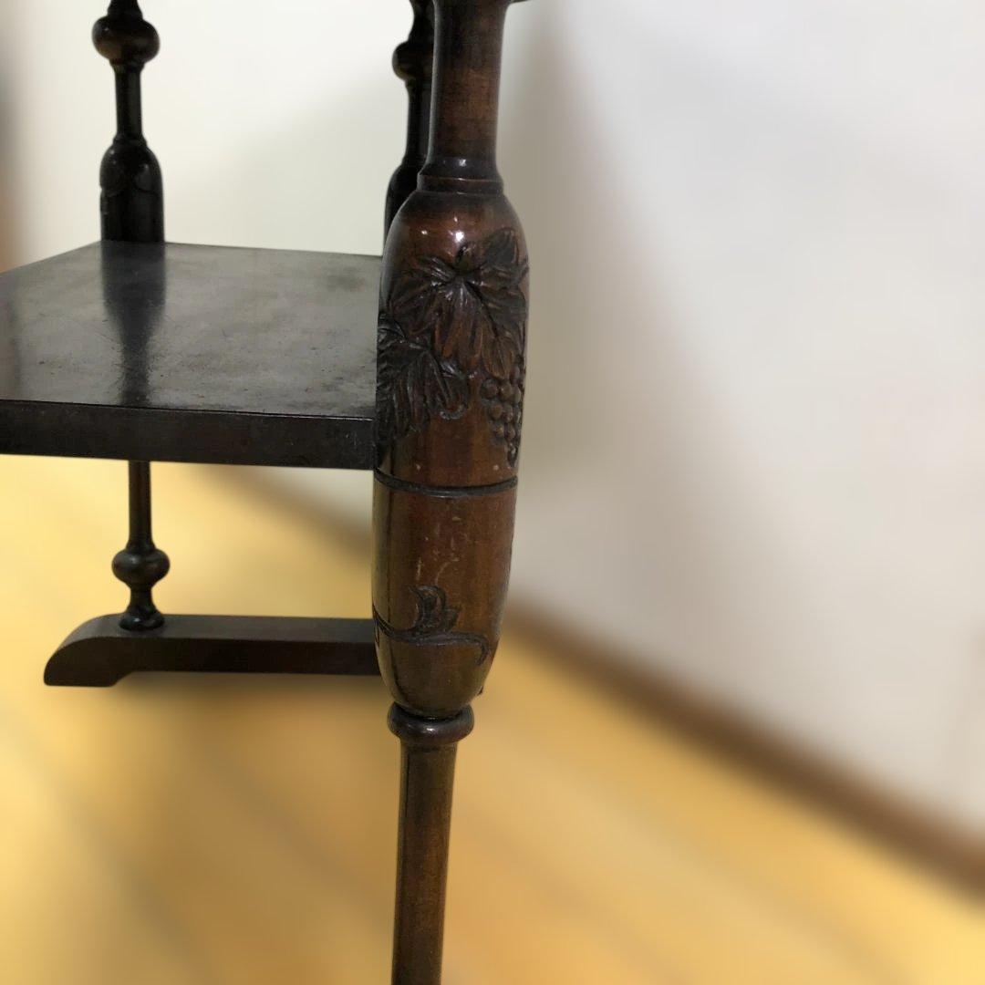 送料無料 アンティーク調 木製テーブル 葡萄彫刻 花台 飾り棚 　251214