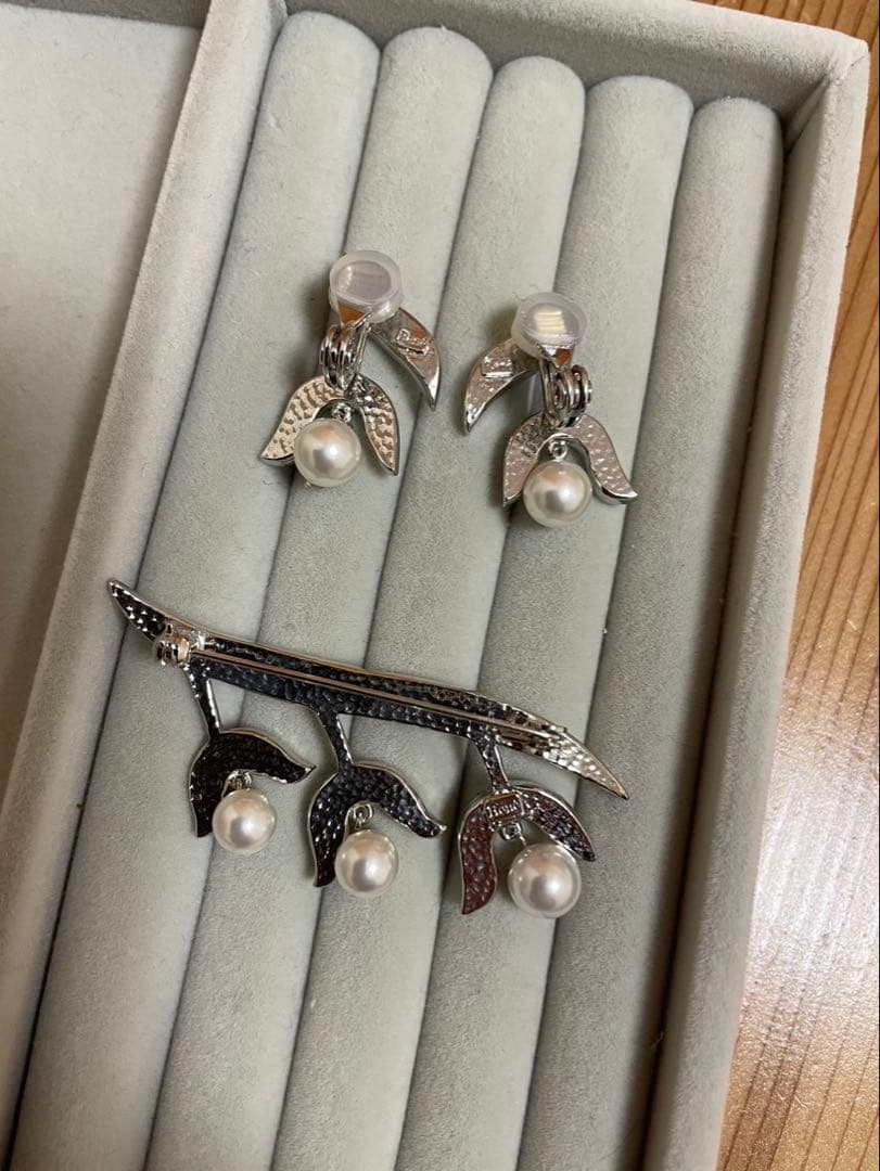 美品　ルネ　Rene パール　スズラン　ブローチ＆イヤリング　セット