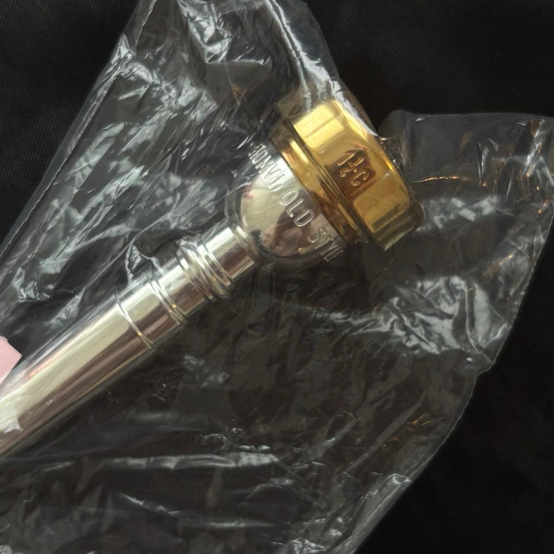 【未開封】ストンビ　40周年記念モデル　マウスピース 1.1/4C