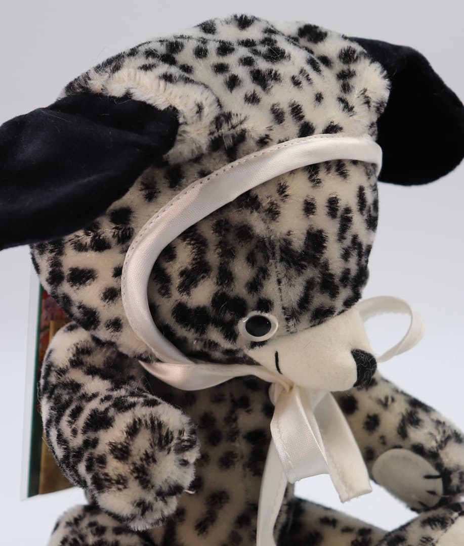 チーキー・リトル・パピィー ボネットを被ったダルメシアンのチーキー 白黒斑点