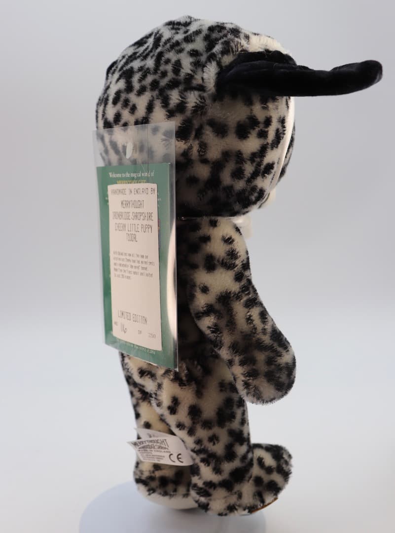 チーキー・リトル・パピィー ボネットを被ったダルメシアンのチーキー 白黒斑点