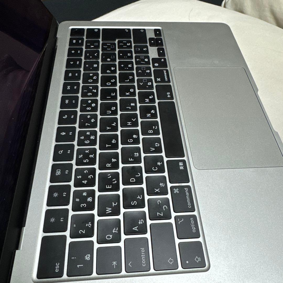 Apple MacBook Air M2 2022 本体