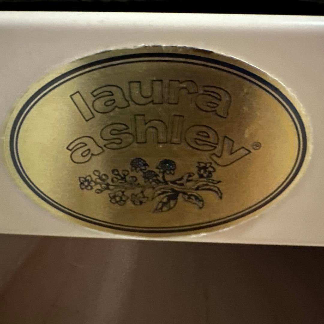 12月6日までお値下げ中　ローラアシュレイ　シングル　ベッドフレーム