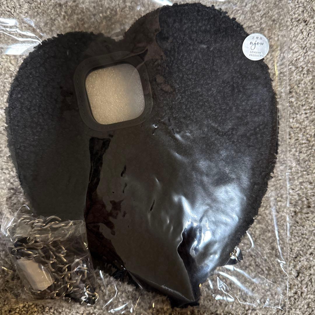 ajew ハート型　iPhone16Pro ケース